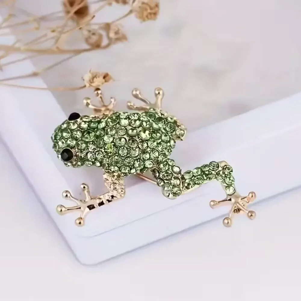 Tree Frog Brooch Sparkling Green Rhinestones Playful & Whimsical Nature Jewelry